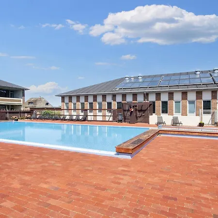 Apartment Inviting In *